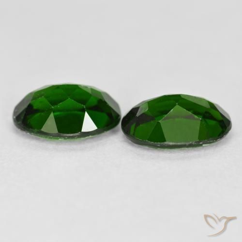 Shop natural 1.70ct フォレストグリーン クロム透輝石 gems, 楕円形, from ロシア at GemSelect. In stock, global shipping!