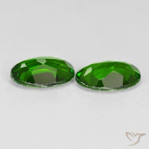Shop natural 1.35ct 明るい森の緑 クロム透輝石 gems, 楕円形, from ロシア at GemSelect. In stock, global shipping!