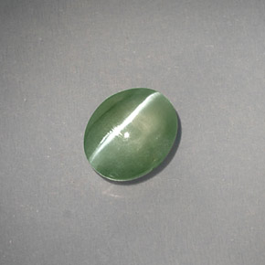 1.03カラットの天然グリーンChrysoberyl Cat's Eye（6.4×5.3 mm・透明）