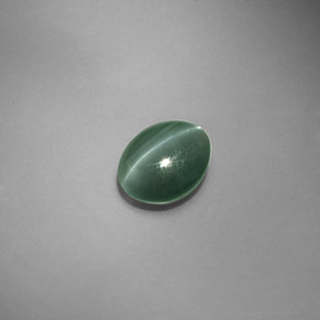 1.45カラットの天然グリーンChrysoberyl Cat's Eye（7.1×5.8 mm・オーバルカット）