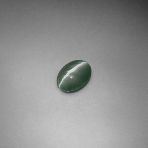 0.55カラットの天然グリーンChrysoberyl Cat's Eye（6×4.4 mm・オーバルカット）