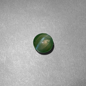 0.60カラットの天然グリーンChrysoberyl Cat's Eye（4.81 mm・ラウンドカット）