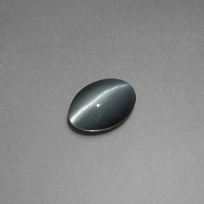 0.65カラットの天然グレーChrysoberyl Cat's Eye（6×4.1 mm・オーバルカット）