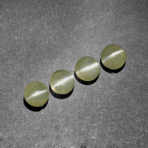 カラットの天然黄色がかった緑Chrysoberyl Cat's Eye（3.85 mm・透明）