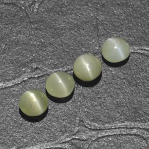 1.88カラットの天然グリーンChrysoberyl Cat's Eye（4.06 mm・ラウンドカット）