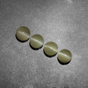 自然派の商品を探す ct ゴールドグリーン リソベリルキャッツアイ 宝石, 透明, インド からGemSelectで. 在庫あり、世界各国へ発送!