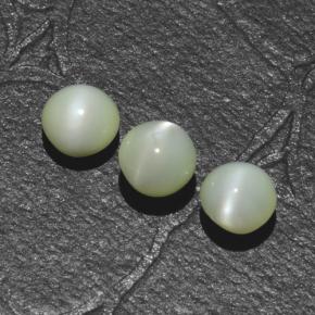 1.44カラットの天然グリーンChrysoberyl Cat's Eye（3.96 mm・ラウンドカット）