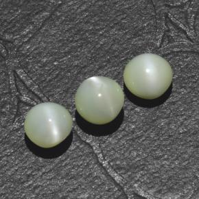 1.44カラットの天然グリーンChrysoberyl Cat's Eye（3.96 mm・ラウンドカット）