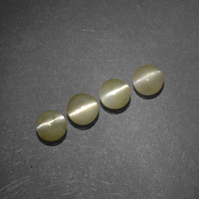 1.51カラットの天然ゴールデングリーンChrysoberyl Cat's Eye（3.97 mm・透明）