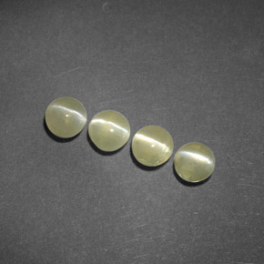 カラットの天然ゴールデングリーンChrysoberyl Cat's Eye（4.04 mm・透明）