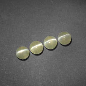 カラットの天然ゴールデングリーンChrysoberyl Cat's Eye（4.04 mm・透明）