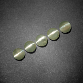 自然派の商品を探す ct ゴールドグリーン リソベリルキャッツアイ 宝石, 透明, インド からGemSelectで. 在庫あり、世界各国へ発送!