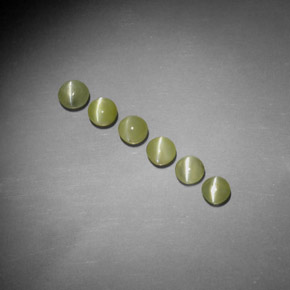 カラットの天然ゴールデンChrysoberyl Cat's Eye（4.04 mm・透明）