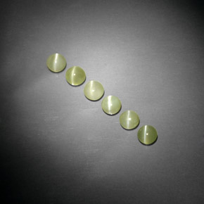 カラットの天然黄色がかった緑Chrysoberyl Cat's Eye（3.84 mm・透明）