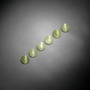 カラットの天然黄色がかった緑Chrysoberyl Cat's Eye（3.84 mm・透明）