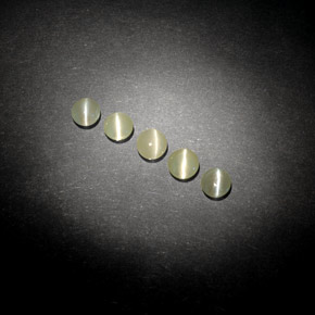 自然派の商品を探す ct 黄みがかったグリーン リソベリルキャッツアイ 宝石, 透明, インド からGemSelectで. 在庫あり、世界各国へ発送!