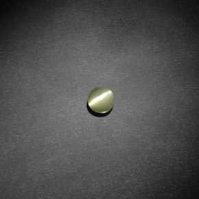 0.66カラットの天然黄色がかった緑Chrysoberyl Cat's Eye（4.12 mm・透明）