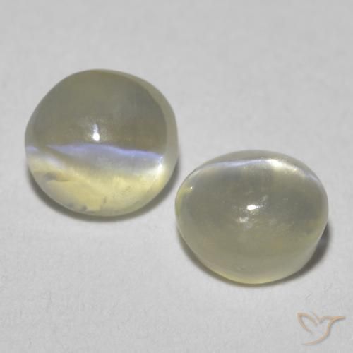 Shop natural 1.09ct ウォームホワイト リソベリルキャッツアイ gems, 楕円形, from スリランカ at GemSelect. In stock, global shipping!