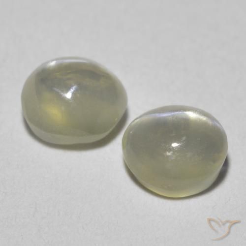 Shop natural 1.09ct ウォームホワイト リソベリルキャッツアイ gems, 楕円形, from スリランカ at GemSelect. In stock, global shipping!