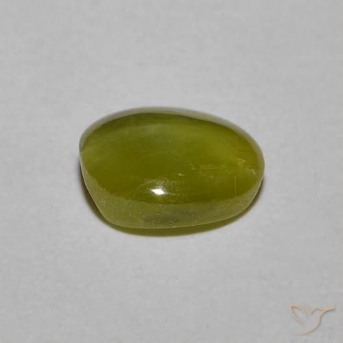 1.21カラットの天然ウォームグリーンChrysoberyl Cat's Eye（6.5×5.7 mm・オーバルカット）