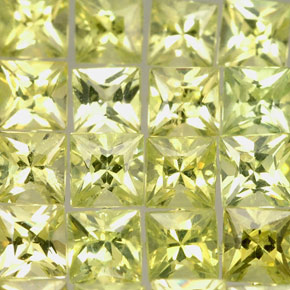 カラットの天然レモンクリソベリル（3.2×3.1 mm・四角）