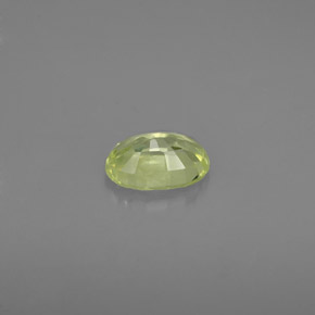 0.54カラットの天然ライムクリソベリル（5.9×4 mm・オーバルカット）