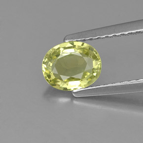 0.82カラットの天然イエローグリーンクリソベリル（6.4×5.3 mm・オーバルカット）