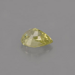 0.68カラットの天然ゴールデングリーンクリソベリル（6.1×4.7 mm・洋梨の形）