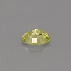 0.58カラットの天然イエローグリーンクリソベリル（5.9×4.1 mm・オーバルカット）