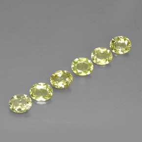 カラットの天然イエローグリーンクリソベリル（5.1×4.2 mm・オーバルカット）
