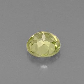 0.38カラットの天然グリーンイエロークリソベリル（4.27 mm・ラウンドカット）