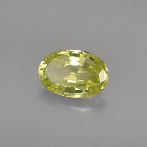 0.56カラットの天然ゴールデングリーンクリソベリル（6.1×4.1 mm・オーバルカット）