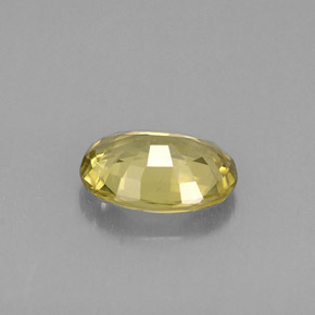 0.68カラットの天然緑がかったゴールドクリソベリル（6.4×4.7 mm・オーバルカット）