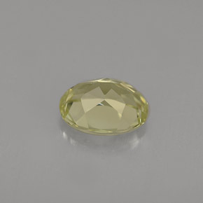 0.82カラットの天然イエローグリーンクリソベリル（6.2×5.1 mm・オーバルカット）