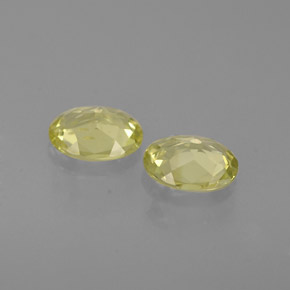 カラットの天然緑がかったゴールドクリソベリル（5.1×4.2 mm・オーバルカット）
