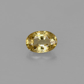 0.65カラットの天然ゴールデンクリソベリル（6.2×4.3 mm・オーバルカット）