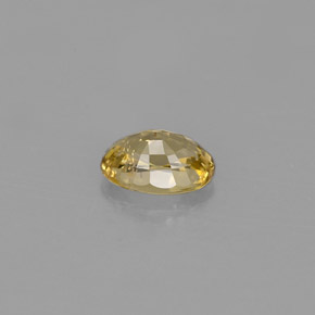 0.65カラットの天然ゴールデンクリソベリル（6.2×4.3 mm・オーバルカット）