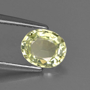 0.72カラットの天然イエローグリーンクリソベリル（6.1×5.1 mm・オーバルカット）