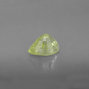1.46カラットの天然ゴールデングリーンクリソベリル（7.4×6 mm・洋梨の形）