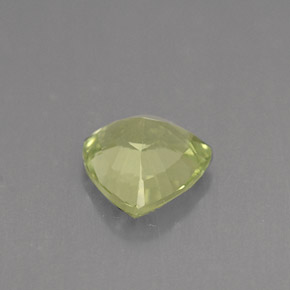 1.04カラットの天然ゴールデングリーンクリソベリル（6.6×6.4 mm・トリリアント）