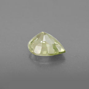 1.50カラットの天然ゴールデングリーンクリソベリル（8.1×6.4 mm・洋梨の形）