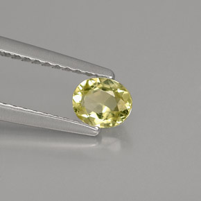 0.44カラットの天然イエローグリーンクリソベリル（4.9×4.1 mm・オーバルカット）