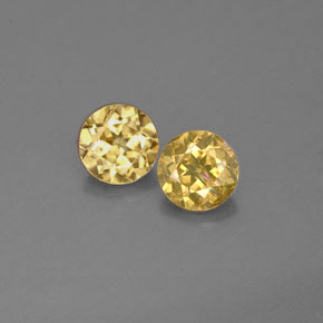 カラットの天然ゴールデングリーンクリソベリル（5.13 mm・ラウンドカット）