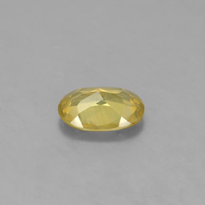 0.93カラットの天然ゴールデングリーンクリソベリル（7.2×5 mm・オーバルカット）
