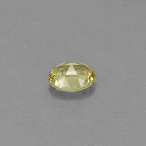 0.56カラットの天然ゴールデングリーンクリソベリル（5.5×4.6 mm・オーバルカット）