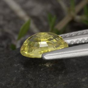 1.12カラットの天然ゴールデンクリソベリル（7.2×5.2 mm・オーバルカット）