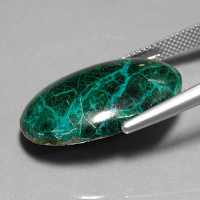 26.69カラットの天然マルチカラークリソコラ（25.3×18.2 mm・オーバルカット）