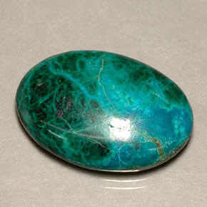 22.29カラットの天然マルチカラークリソコラ（25.1×18.1 mm・オーバルカット）