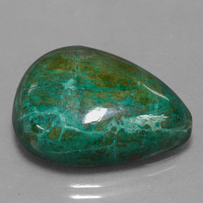 30.46カラットの天然マルチカラークリソコラ（23.3×17.7 mm・洋梨の形）