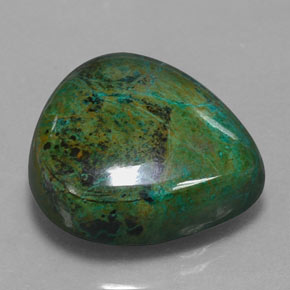 25.83カラットの天然マルチカラークリソコラ（19.3×17.7 mm・洋梨の形）
